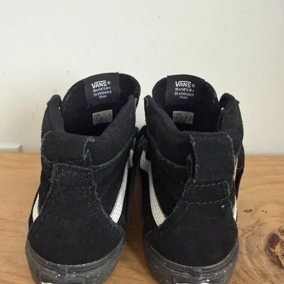 Vans - Picture 2 of 4